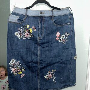 Buffalo David Bitton Demin Jean Skirt Floral Embroidery